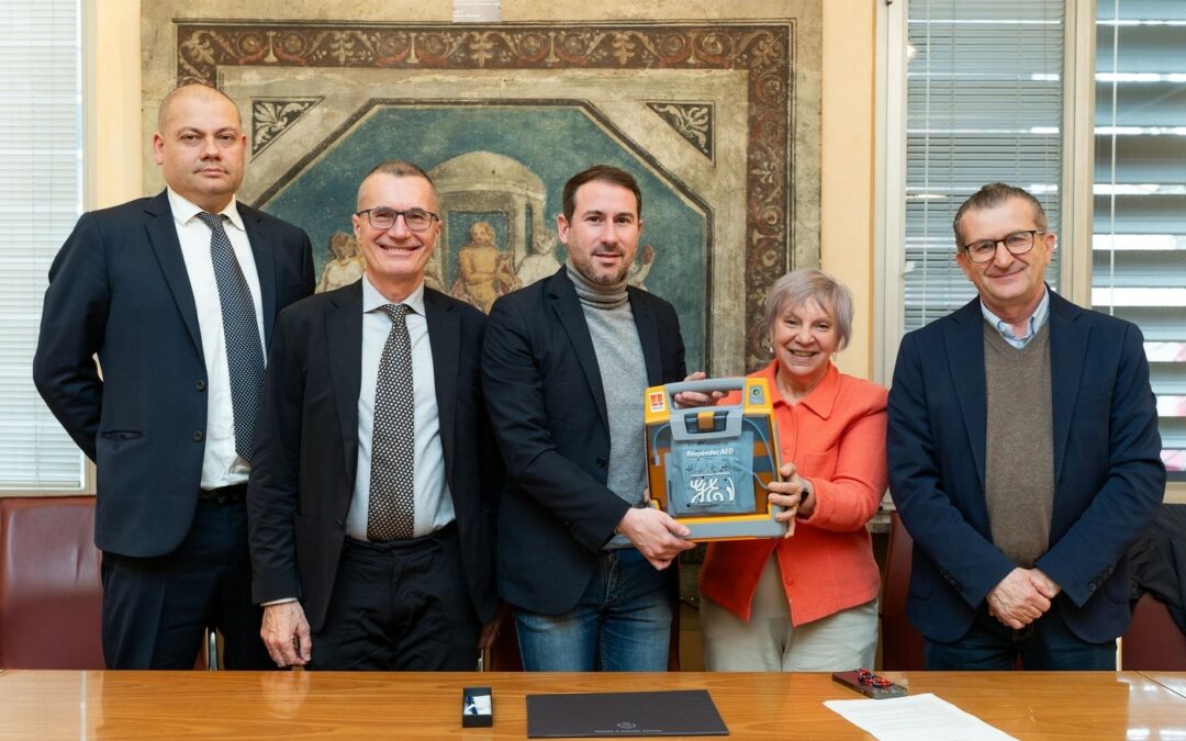 Il Consorzio il Sole dona 10 Defibrillatori alla Città di Cinisello Balsamo.